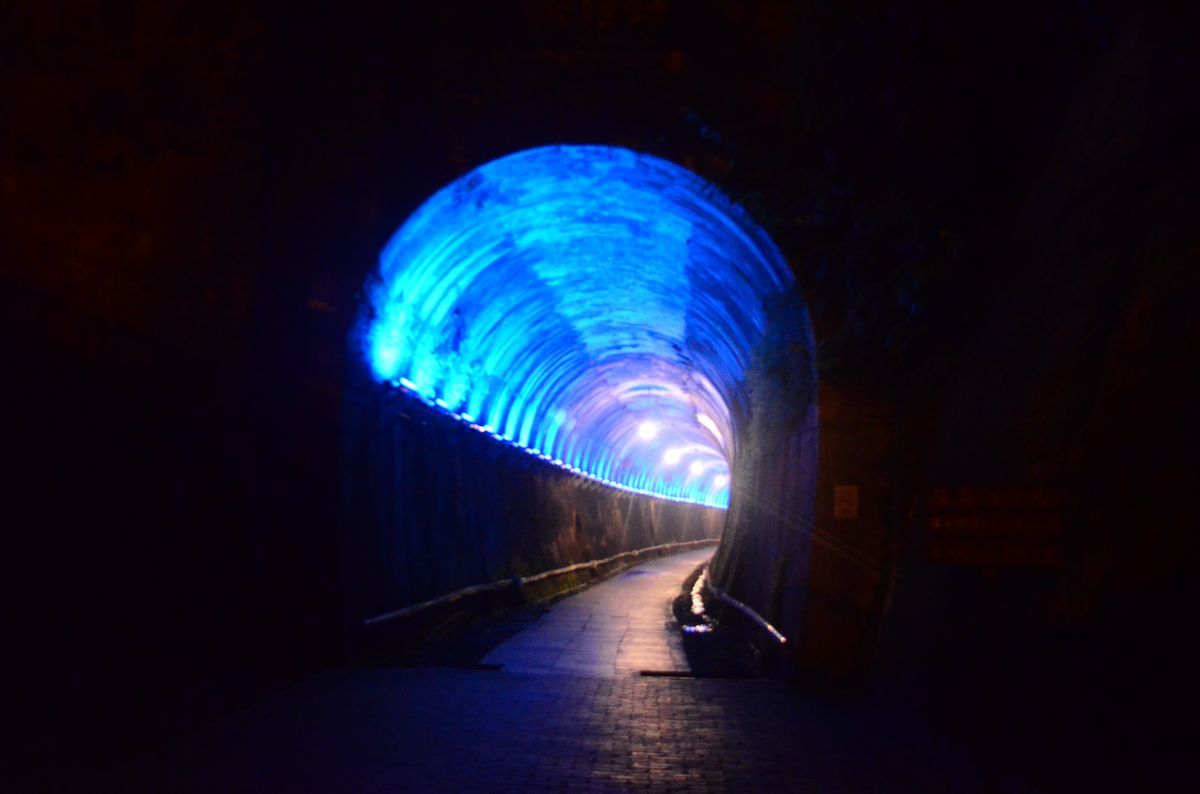 隧道燈光影片
